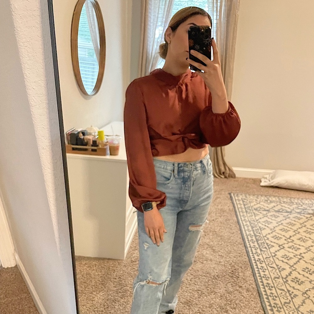 New top(never worn)wine color